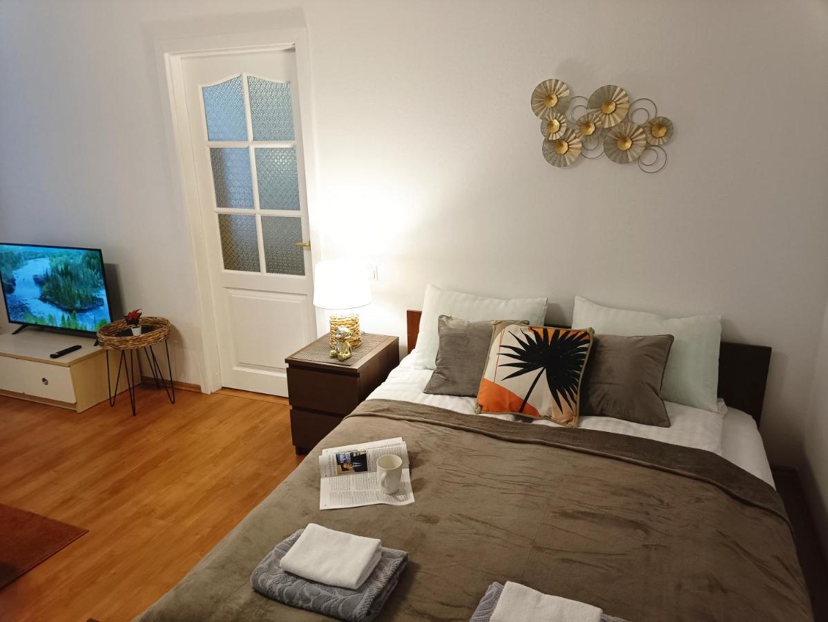Old Town Sunny Bee Apartment Prime Location Riga Exterior foto